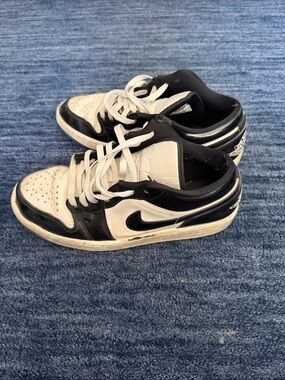 Nike Black and White Low-Top Sneakers